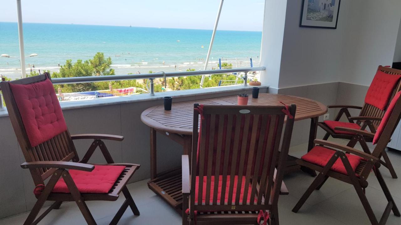 M&I Beach Apartment With Sea View Durrës Eksteriør billede