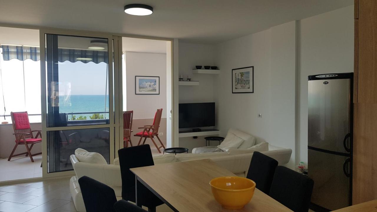 M&I Beach Apartment With Sea View Durrës Eksteriør billede