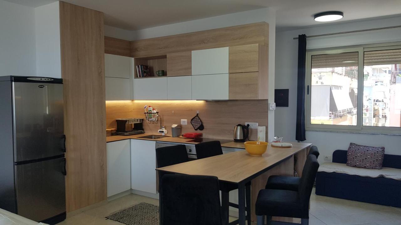 M&I Beach Apartment With Sea View Durrës Eksteriør billede