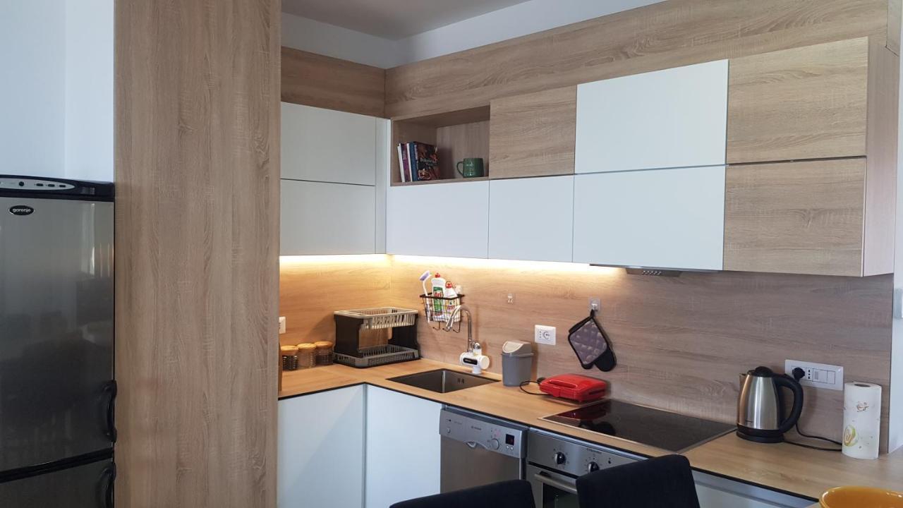 M&I Beach Apartment With Sea View Durrës Eksteriør billede