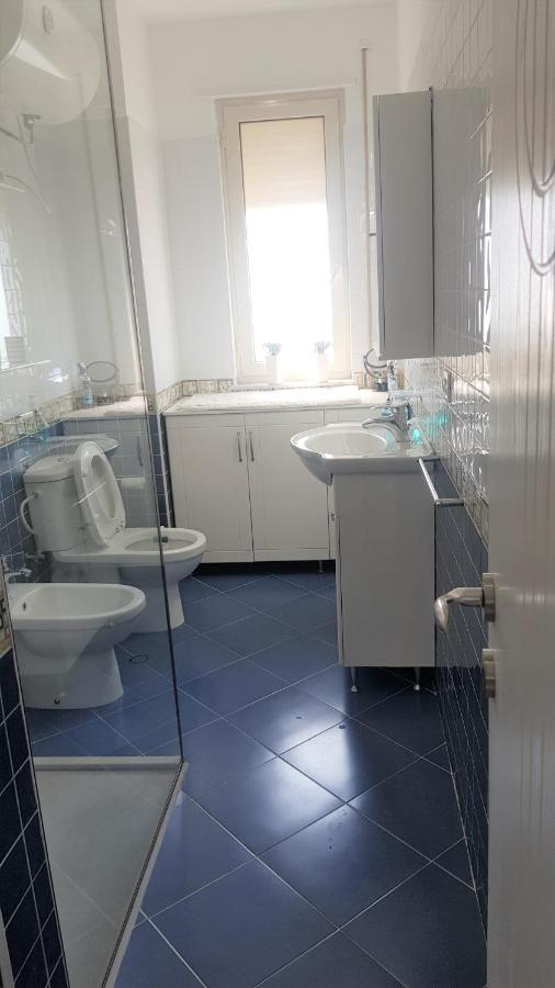 M&I Beach Apartment With Sea View Durrës Eksteriør billede