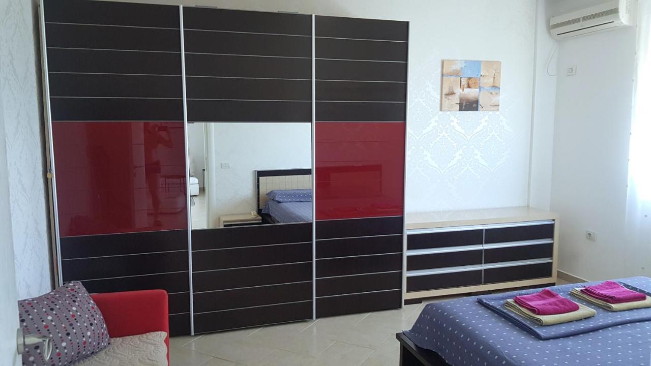 M&I Beach Apartment With Sea View Durrës Eksteriør billede