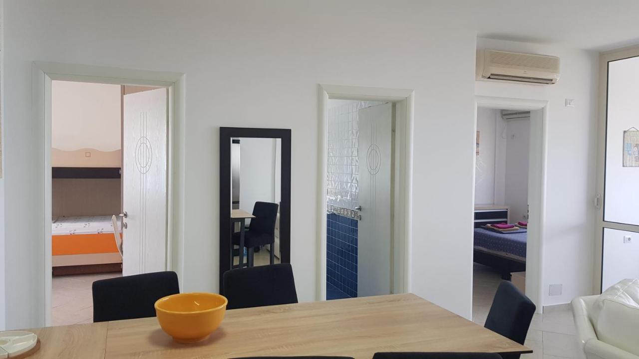 M&I Beach Apartment With Sea View Durrës Eksteriør billede